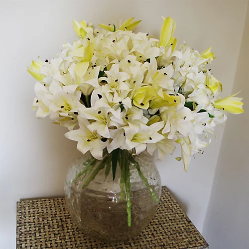 Leaf 12 X 60cm Artificial Lily Stem White (144 Flowers) 1 Leaf 12 X 60cm Artificial Lily Stem White (144 Flowers)