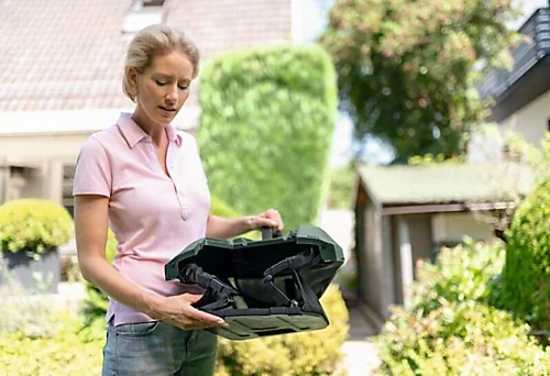 BOSCH Grass Box (To Fit: Bosch UniversalRotak 650 & AdvancedRotak Lawnmowers Listed Below) 3 BOSCH Grass Box (To Fit: Bosch UniversalRotak 650 & AdvancedRotak Lawnmowers Listed Below) - Image 3