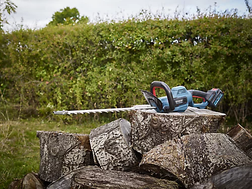 Erbauer 18V 550mm Cordless Hedge Trimmer EHT18-Li - KIT 3 Erbauer 18V 550mm Cordless Hedge Trimmer EHT18-Li - KIT - Image 3