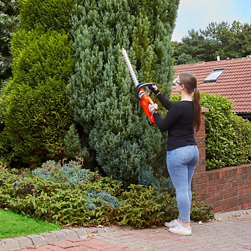Flymo EasiCut 450 18V 450mm Cordless Hedge Trimmer 3 Flymo EasiCut 450 18V 450mm Cordless Hedge Trimmer - Image 3