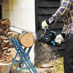 Mac Allister MCSWP40-2 400mm Petrol Chainsaw -Cheap Grow And Trim Store mac allister mcswp40 2 400mm petrol chainsaw5059340255873 02i