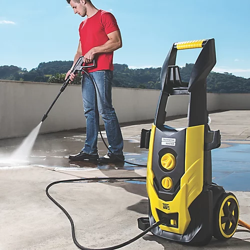Tramontina High Pressure Washer With 5m Hose With Adjustable Flow And Accessories (2100W, 2100 Psi, 220V, Flow Rate 440 L/h) 4 Tramontina High Pressure Washer With 5m Hose With Adjustable Flow And Accessories (2100W, 2100 Psi, 220V, Flow Rate 440 L/h) - Image 4