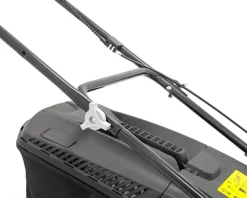 Webb Supreme WER18HP4 46cm (18") Petrol Rotary Lawnmower -Cheap Grow And Trim Store webb supreme wer18hp4 46cm 18 petrol rotary lawnmower5055661904520 04c MP